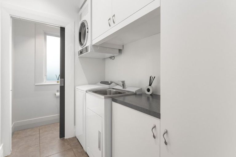 Photo of property in 33 Ings Avenue, Saint Clair, Dunedin, 9012