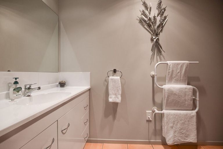 Photo of property in 285unit Vaughan Road, Owhata, Rotorua, 3010