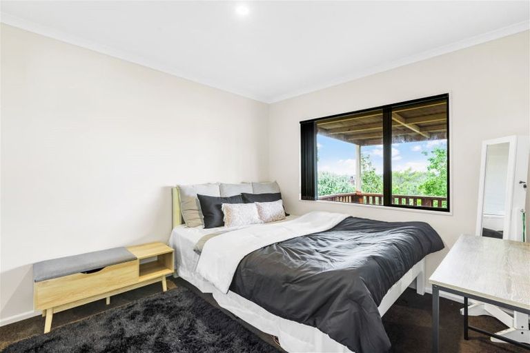 Photo of property in 22 Gordon Stanley Drive, Massey, Auckland, 0614