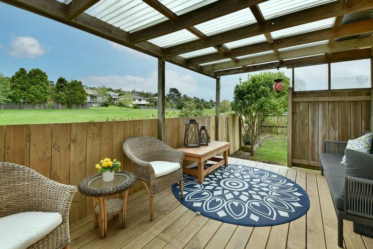 Photo of property in 1/12 Knott Road, Stanmore Bay, Whangaparaoa, 0932