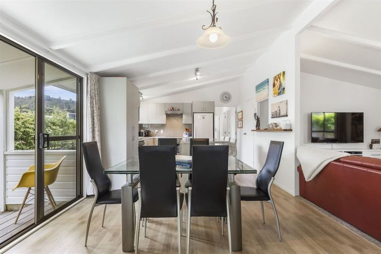 Photo of property in 218 Patuwai Drive, Whangamata, 3620