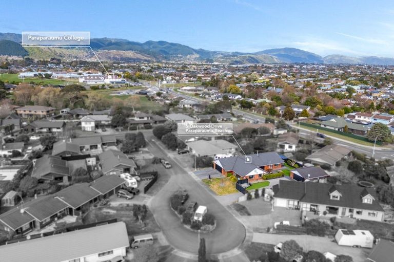 Photo of property in 5 Oakwood Grove, Paraparaumu Beach, Paraparaumu, 5032