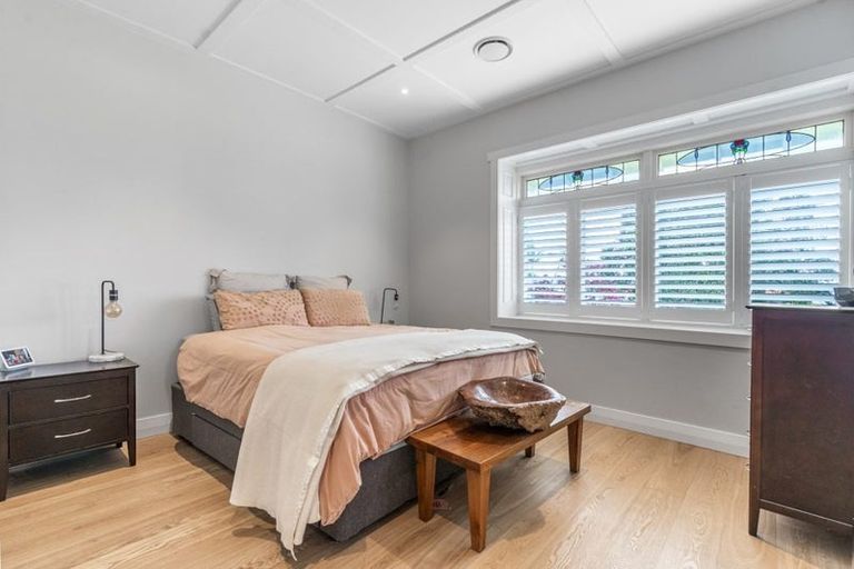 Photo of property in 136 Queen Street, Northcote Point, Auckland, 0627