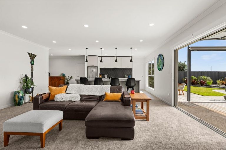 Photo of property in 23 Rakaia Way, Poraiti, Napier, 4112