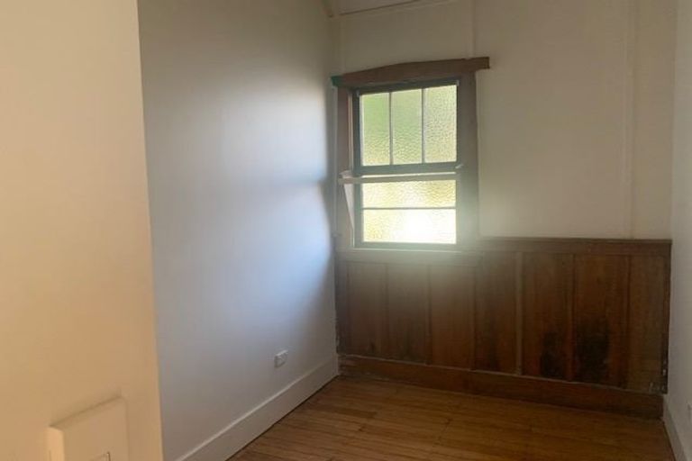 Photo of property in 38 Peel Street, Westport, 7825