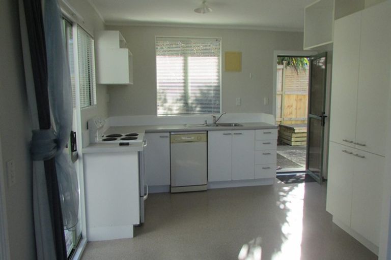 Photo of property in 14 Stottholm Road, Titirangi, Auckland, 0604