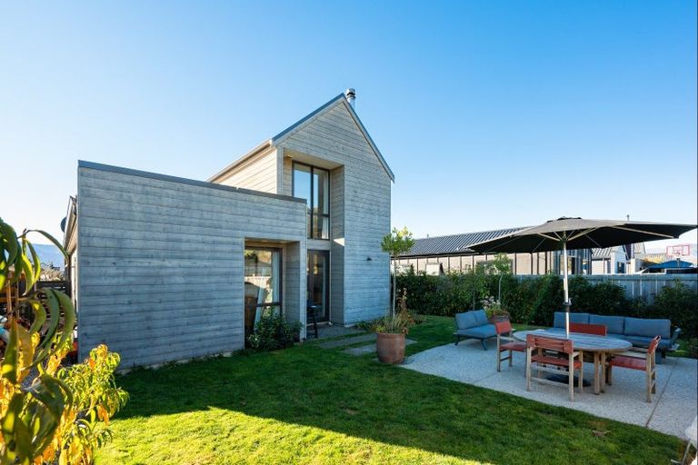 Photo of property in 8 Glen Dene Crescent, Wanaka, 9305