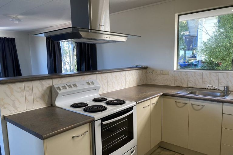 Photo of property in 10 Cloghan Close, Massey, Auckland, 0614