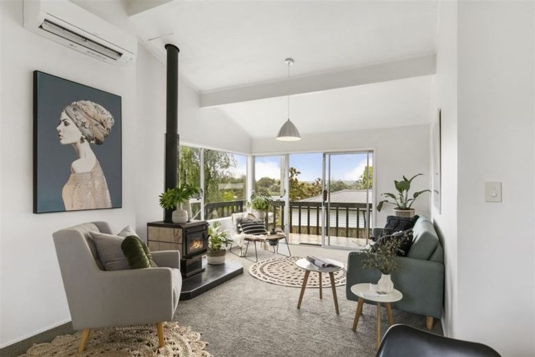 Photo of property in 1/102 Eskdale Road, Birkdale, Auckland, 0626