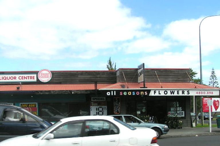 Photo of property in 116 Onewa Road, Northcote, Auckland, 0627