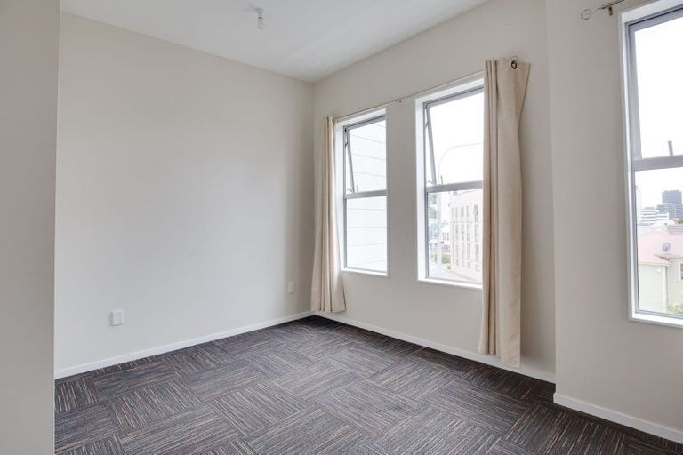 Photo of property in 33 Karo Drive, Te Aro, Wellington, 6011