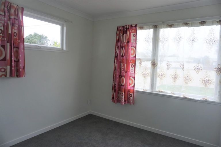 Photo of property in 28 Howard Road, Taradale, Napier, 4112