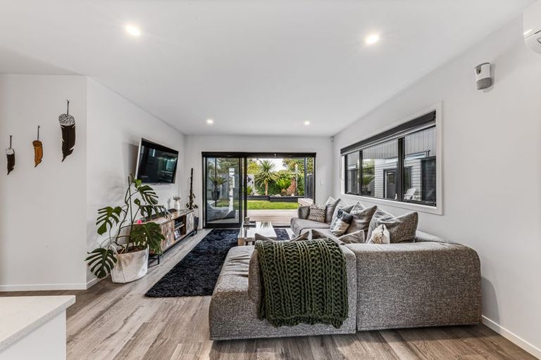 Photo of property in 11 Makete Crescent, Hobsonville, Auckland, 0618