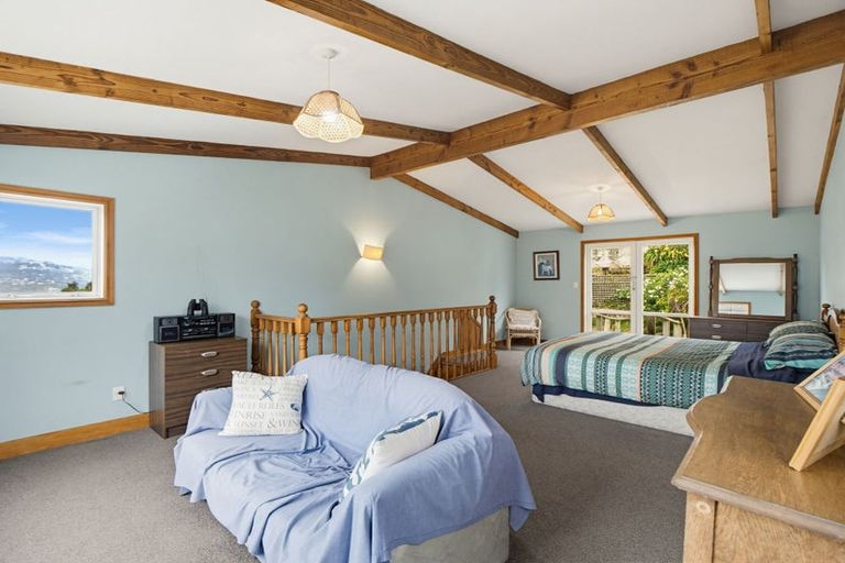 Photo of property in 9 Hawkhurst Road, Lyttelton, 8082