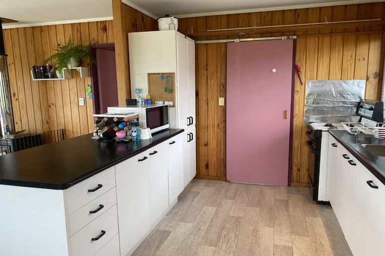 Photo of property in 42a Glanmire Road, Newlands, Wellington, 6037