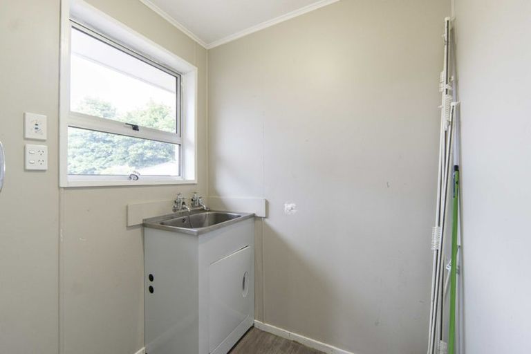 Photo of property in 81 Oakfield Crescent, Pukete, Hamilton, 3200