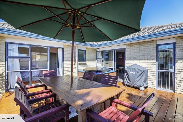Photo of property in 34 Puriri Road, Pukekohe, 2120