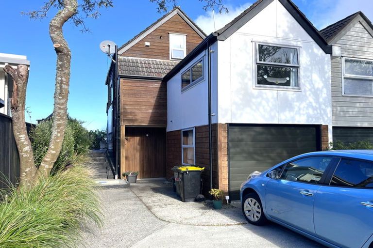 Photo of property in 27 Orissa Crescent, Broadmeadows, Wellington, 6035