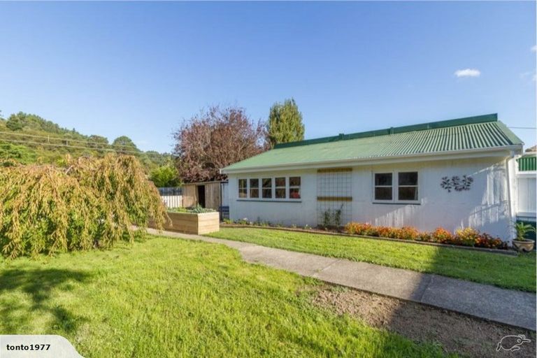 Photo of property in 32 Petherick Street, Taita, Lower Hutt, 5011