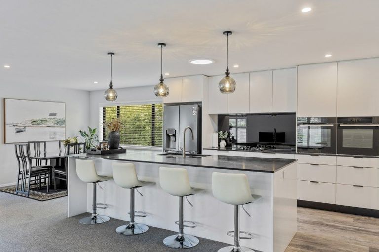 Photo of property in 519 Mangorei Road, Highlands Park, New Plymouth, 4312