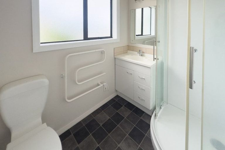 Photo of property in 32 Bateman Avenue, Bryndwr, Christchurch, 8053