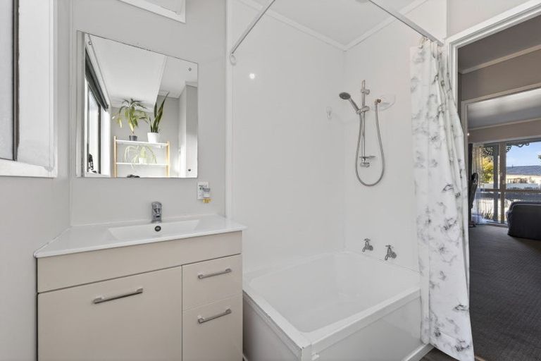 Photo of property in 1 Coventry Road, Melville, Hamilton, 3206