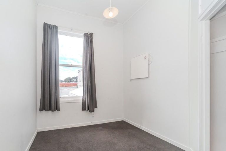 Photo of property in 24 Luxford Street, Berhampore, Wellington, 6023