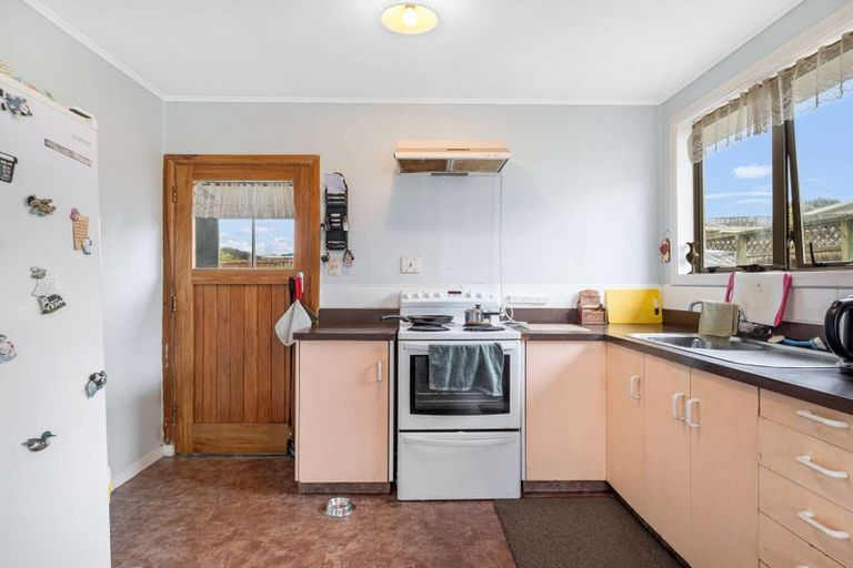 Photo of property in 14 Tainui Street, Castlecliff, Whanganui, 4501