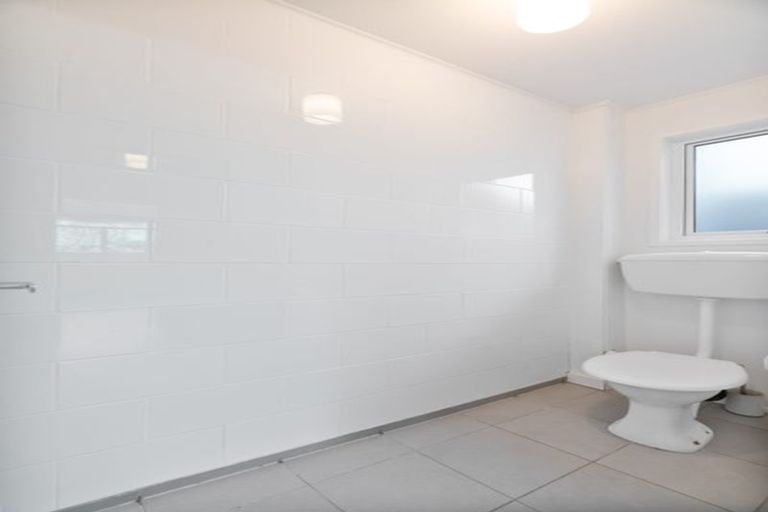 Photo of property in 45 Cron Avenue, Te Atatu South, Auckland, 0610