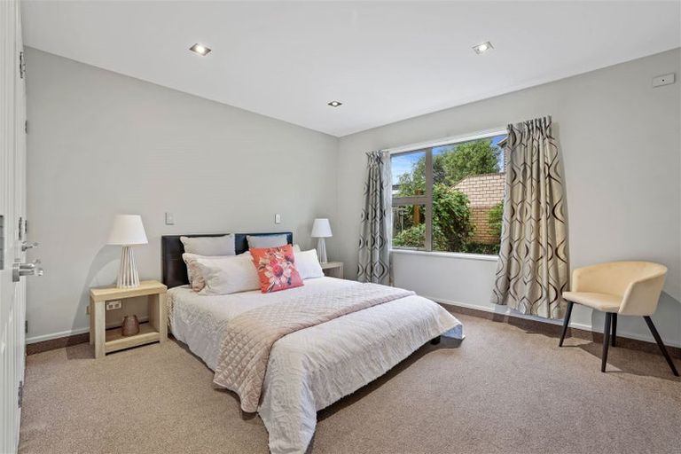 Photo of property in 2 Fieldstone Lane, Spreydon, Christchurch, 8024