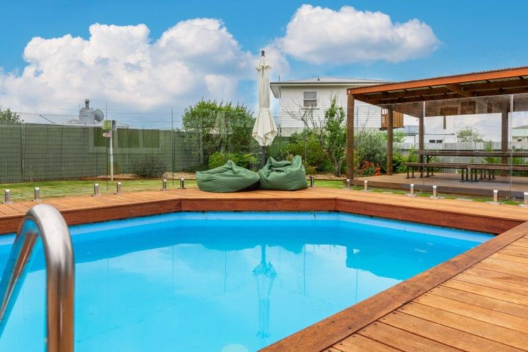 Photo of property in 18 Woburn Street, Waipukurau, 4200