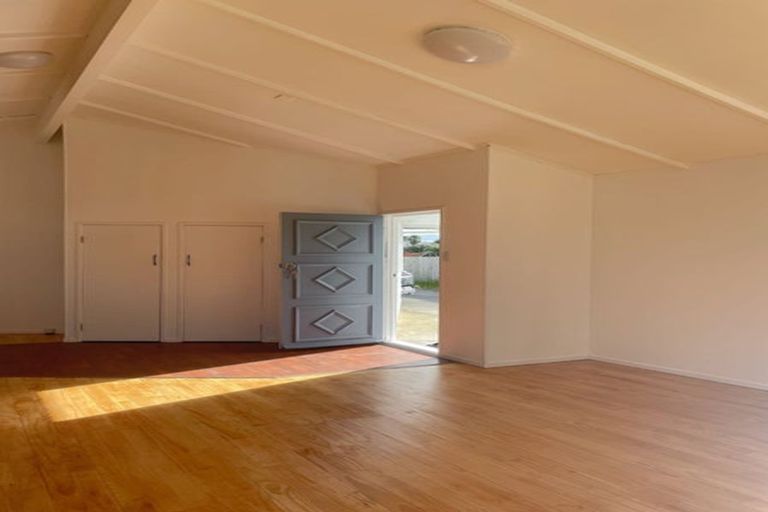 Photo of property in 12 Kohinoor Avenue, Mangere, Auckland, 2022