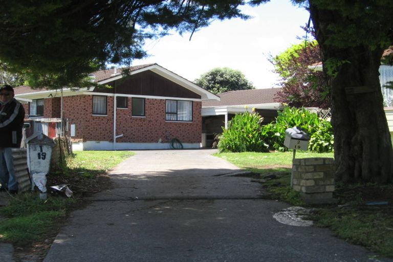 Photo of property in 1/19 Heathberry Close, Papatoetoe, Auckland, 2025