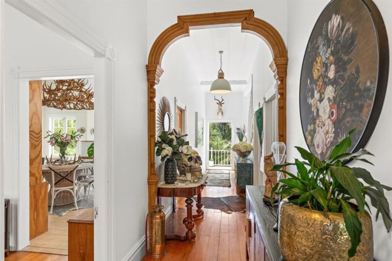 Photo of property in 20 Hebe Place, Birkenhead, Auckland, 0626