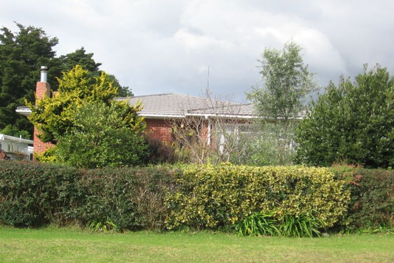 Photo of property in 4 River Road, Te Atatu Peninsula, Auckland, 0610