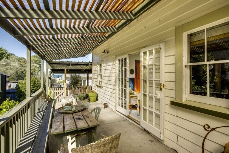 Photo of property in 47 Shakespeare Road, Bluff Hill, Napier, 4110