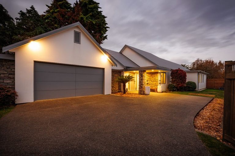 Photo of property in 5 Heritage Place, Terrace End, Palmerston North, 4410