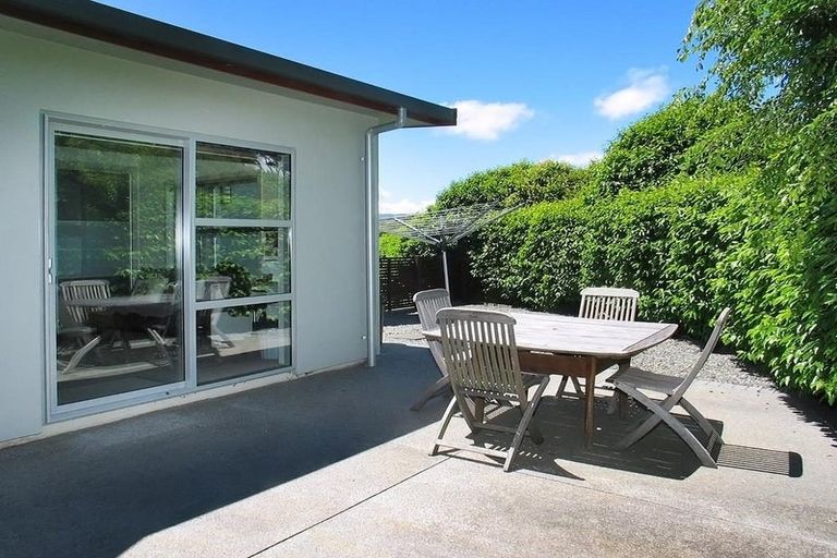 Photo of property in 2 Scoresby Grove, Whitby, Porirua, 5024