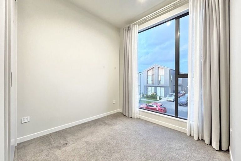 Photo of property in 24 Porowha Road, Westgate, Auckland, 0814