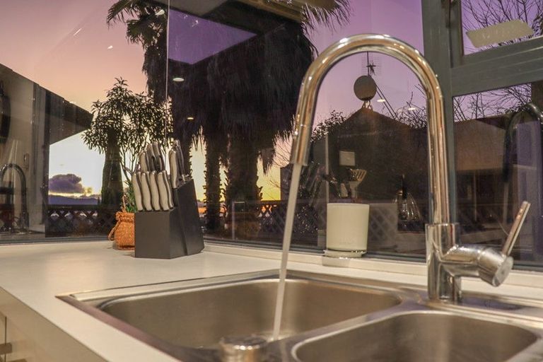 Photo of property in 83 Kakariki Grove, Waikanae, 5036