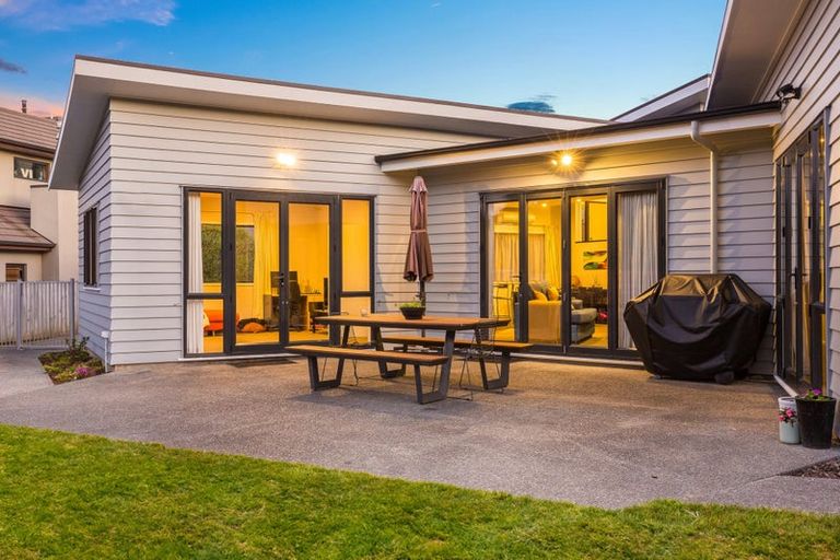 Photo of property in 26 Navigation Drive, Whitby, Porirua, 5024