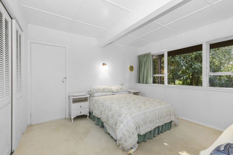 Photo of property in 15 Lyons Crescent, Strathmore Park, Wellington, 6022