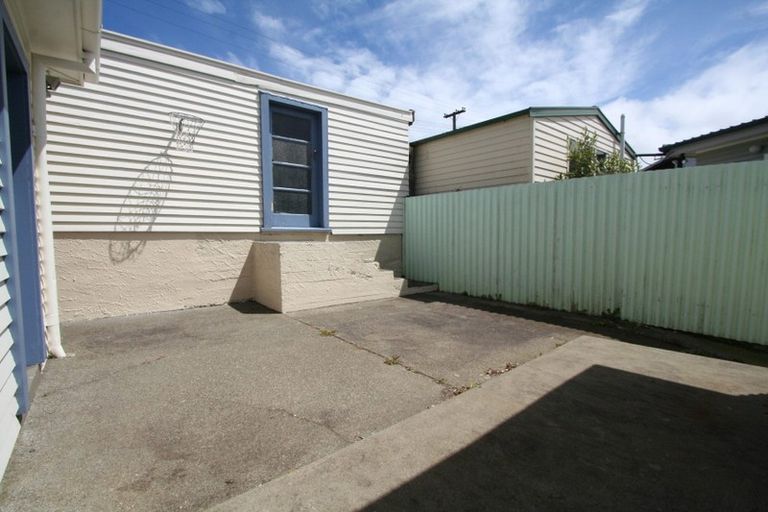 Photo of property in 49 Lyndfield Lane, Newlands, Wellington, 6037