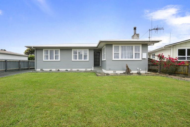 Photo of property in 3 Somerset Crescent, Highbury, Palmerston North, 4412