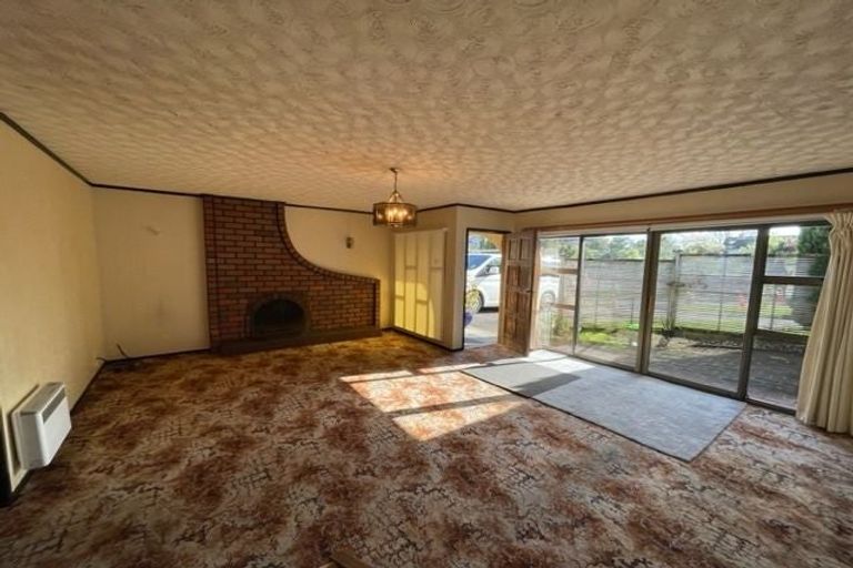 Photo of property in 2 Dianthus Place, Browns Bay, Auckland, 0630