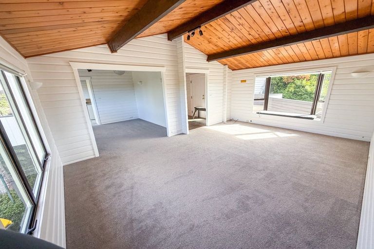 Photo of property in 8 Ngahere Views, Orewa, 0931