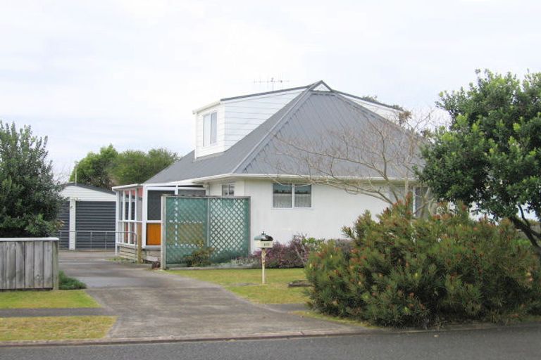 Photo of property in 114 Hampton Road, Whangamata, 3620