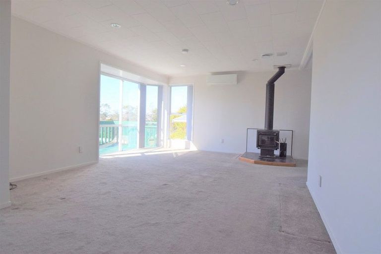 Photo of property in 23 Fitzwater Place, Henderson, Auckland, 0612