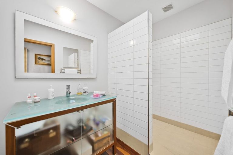 Photo of property in 43 Hauraki Road, Hauraki, Auckland, 0622