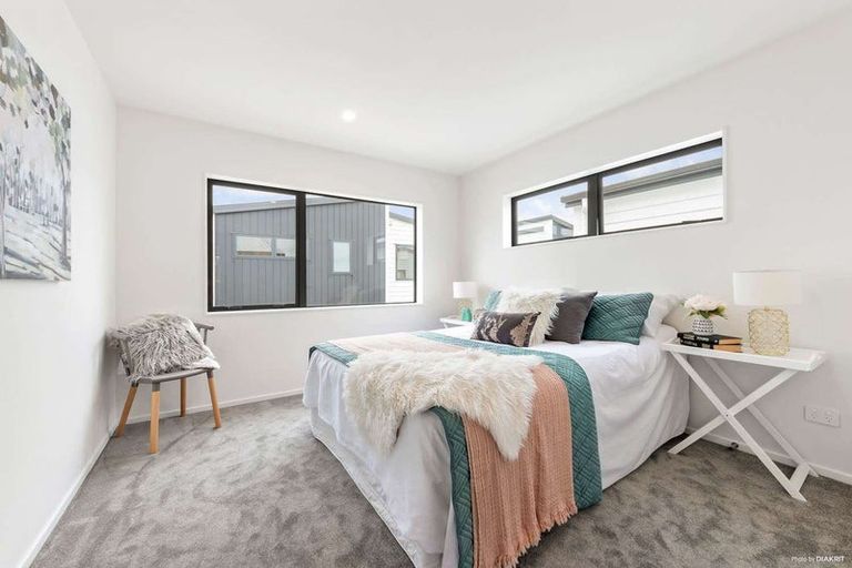 Photo of property in 17e Stanniland Street, Sunnyhills, Auckland, 2010